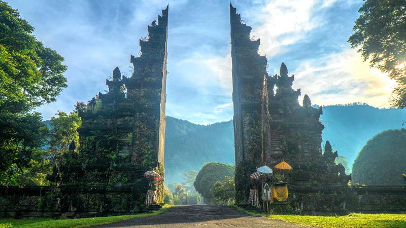 10 Destinasi Wisata Terpopuler di Bali yang Wajib Dikunjungi